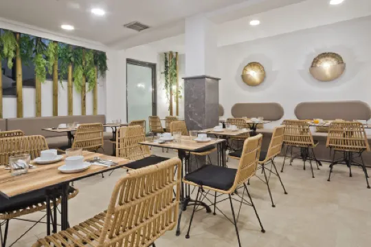 Diana Art Boutique Hotel Отели рядом с достопримечательностью «Родос»