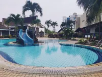 The Putra Regency Hotel Hoteles en Jejawi