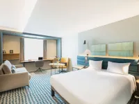 Novotel Luxembourg Kirchberg Отели рядом с достопримечательностью «Сад Трансисьон Петрюс»
