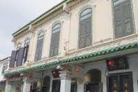 Heeren Palm Suites