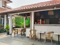 DeJati House Hotels in Pondok Gede