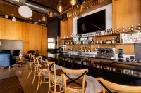 Tryp by Wyndham San Luis Potosi Hotel & Suites - Baarit