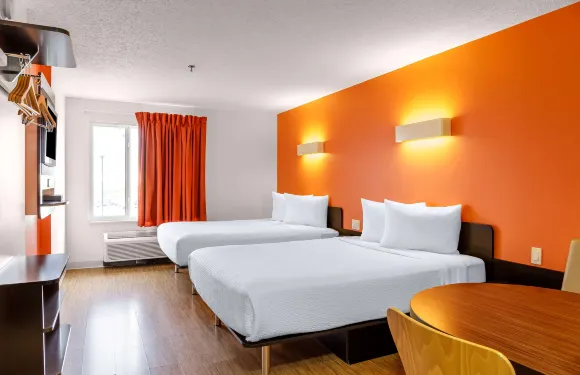 斯威夫特卡倫特6號汽車旅館