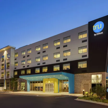 Tru by Hilton Charlotte Tyvola I-77 Отели рядом с достопримечательностью «Торговый центр SouthPark»