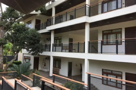 The Funny Lion - Coron