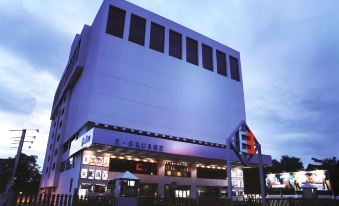E Square the Fern, Pune