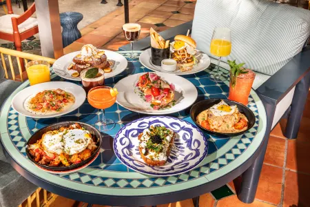 Hotel Granada Midtown Отели в г. Фултон