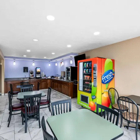 Super 8 by Wyndham Council Bluffs IA Omaha NE Area