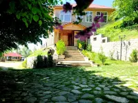 Küngüt Hotel & Resort Hôtels à proximité de : Sheki Khan's Palace