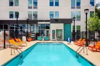 Aloft Alpharetta - Rooftop Pools