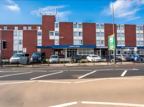 沃爾索爾地鐵旅館