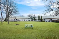 Rodeway Inn Oscoda Hotels in Iosco County