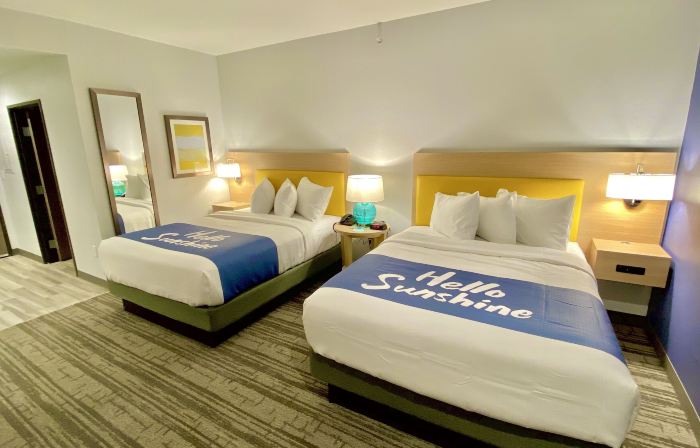 Days Inn & Suites by Wyndham Beaumont West / I-10 & Walden