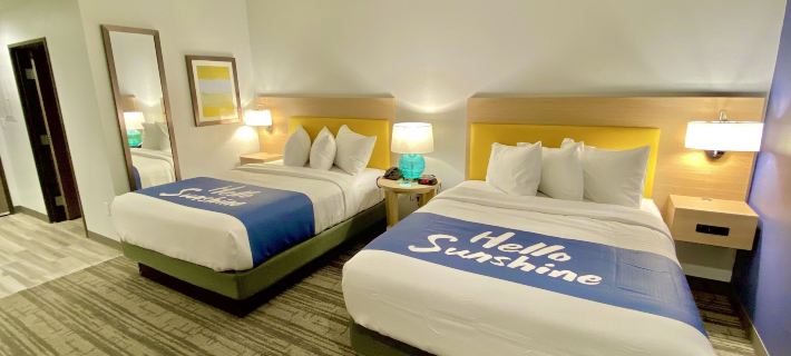 Days Inn & Suites by Wyndham Beaumont West / I-10 & Walden Hotel di Beaumont
