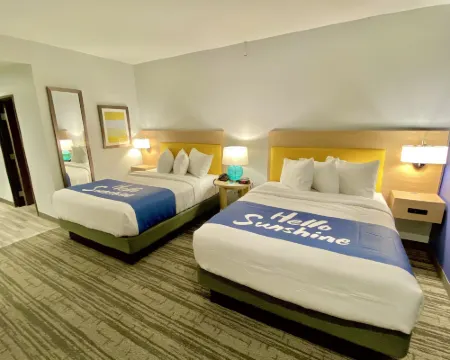 Days Inn & Suites by Wyndham Beaumont West / I-10 & Walden Hotels in Beaumont