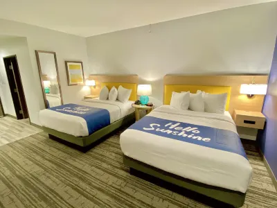 Days Inn & Suites by Wyndham Beaumont West / I-10 & Walden