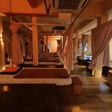Anggun Lodge Private Room with Sharing Bathroom