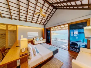 Cinnamon Velifushi Maldives