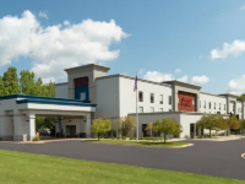 Hampton Inn & Suites Grand Rapids-Airport 28th Street Hotels in Cascade