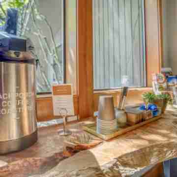 Beautiful Bend Retreat - Meredith Lodging Others