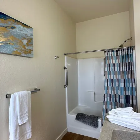 Chateau Herbe ~ Rosalind Carriage House Beautiful 1 Bedroom Apartment