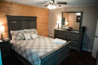 Sunset Cove - Beautiful waterfront - Relax & Unwind on the KY Lake - TN River Hotels near Pilot Knob Interpretive Center