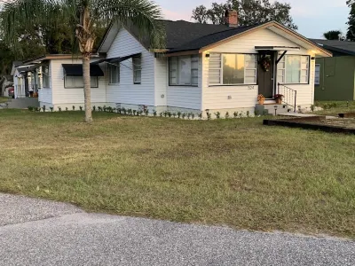 No cleaning fee Fish, festivals, and more. Central to Tavares and Mt Dora
