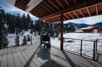 Mountain home with beautiful view, Full Kitchen, Sleeps 10, Can walk to Woodward