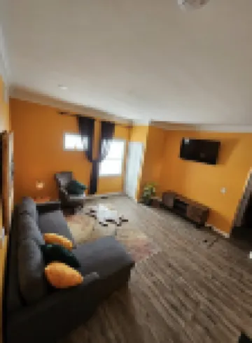 The Caboose - Cozy space steps from downtown