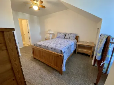 Bethany Bay Beach Oasis, 4 Bed 3 bath, pool, golf, kayak, Ocean View 住宿飯店