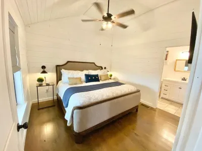 The Ranch@Fredericksburg - The Blue Bonnet - 2BD/2BA Hotel dekat Grape Creek Vineyards