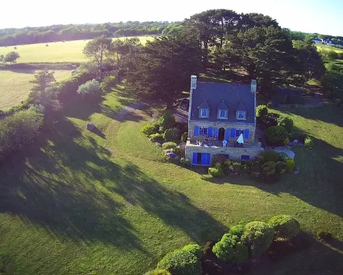 Port Manech: House with garden exceptional sight ocean (180°) Hotels in Nevez