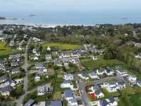 Maison 2 à 8 Personnes Plurien - Sables D'or les Pins, à 800 m de la Plage Hotels in Plurien
