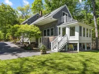 Sebago Breeze Lake House Hotels in Casco