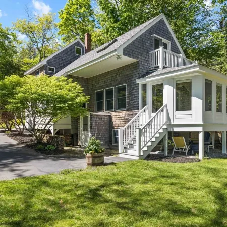 Sebago Breeze Lake House
