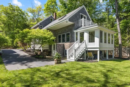 Sebago Breeze Lake House