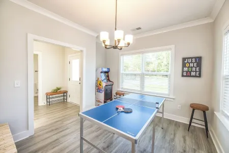 Two King beds, Game Room, Screen Room, Fully Fenced in Yard Beautiful Home!