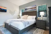 Luxury Cabin Meets Nature – Sleeps 14, Views & Modern Amenities!