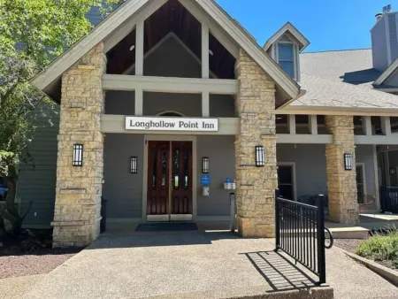 1 bedroom studio, pool, hot tub, sauna