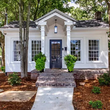 Hip and Historic Home Awaits You!  Stroll downtown/Steps away from UCA and CBC