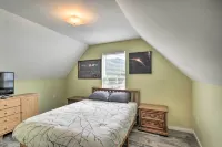 Charming haven - Walk to Town< 8 miles to skiing!