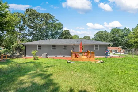 Serenity on Stroud: Fire Pit + Games + Fun