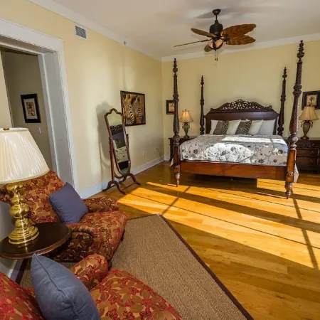 Direct Gulffront! BREATHTAKING 270 degree Ocean Views! Large 2600 sqft 3bdrm!
