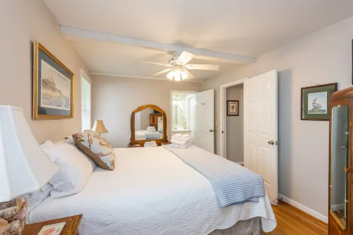 Second Row Folly Beach; Two living rooms ; Great Reviews