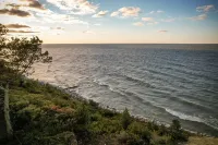 Charming Lakeview Cabin Near Geneva-On-The-Lake, The Perfect Getaway!