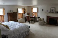 5 minutes from Notre Dame - Spacious 4 Bedroom Home