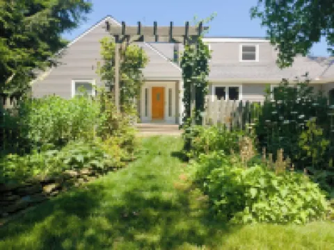 Luxury Lakefront Retreat: Panoramic Views, Game Room, Fire Pit Swings & More