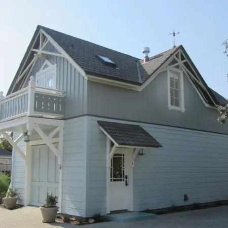 Historic 1887 Carriage House Located On Landmark Property