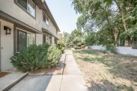 ❂ Amazing Townhouse! 2 BR, 1.5BA, Sleeps 5 w/AC! ❂