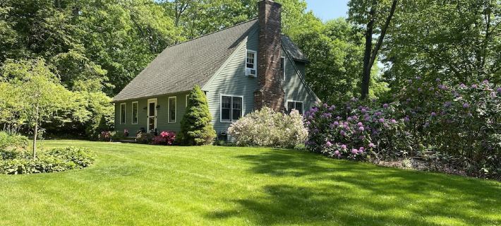 Secluded 2-Acre Lakefront Home! Book Your Getaway! Hotels in Windham County